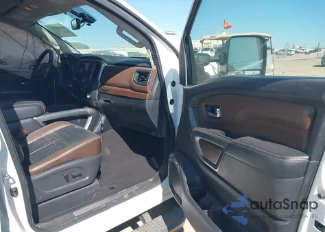 2016 Nissan Titan Xd Platinum Reserve Diesel z USA, uszkodzony, nr VIN 1N6BA1F4XGN513451